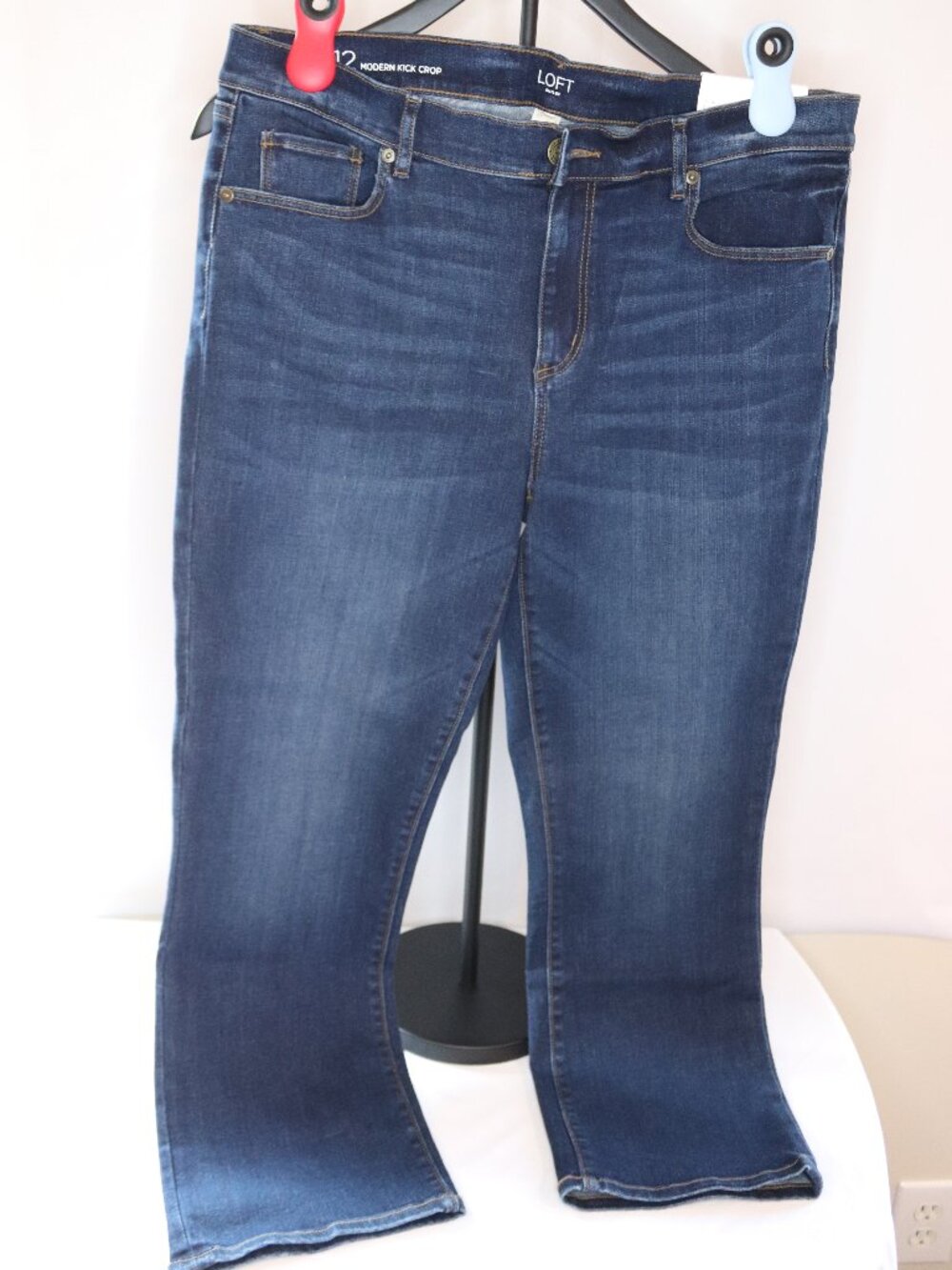 NWT Women's Loft Outlet Modern Kick Crop Denim Pants Sz 12
